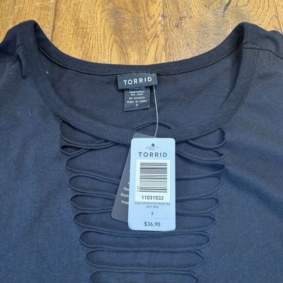 NWT TORRID BLACK Cotton V-Neck Ladder Slash Tee Soft Stretch Womens Plus Sz 3 3X - Picture 2 of 6
